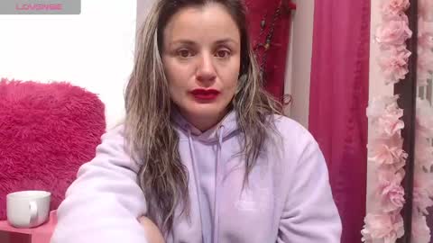 Snapshot of sweetfantasyy69 chatting on March 8, 11:37 am sweef online show from March 8, 11:37 am