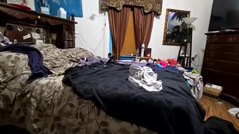 sweetfreedom2004 online show from October 24, 5:41 am