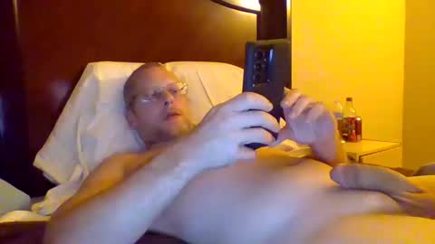 sweetg233 online show from October 16, 4:23 am