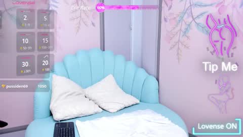 Snapshot of sweetgirl4u_ chatting on February 25, 3:09 pm MIA online show from February 25, 3:09 pm