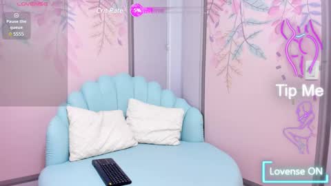 Snapshot of sweetgirl4u_ chatting on February 26, 11:11 am MIA online show from February 26, 11:11 am