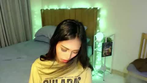 sweetgirl_daphne online show from May 8, 9:26 am