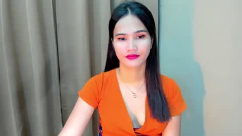 Snapshot of sweetgirl_latina143 chatting on September 12, 6:15 am sweetgirl_latina143 online show from September 12, 6:15 am