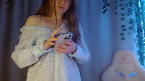 Annie online show from October 7, 8:27 pm