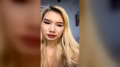 sweetie_peach_ online show from April 30, 3:11 am
