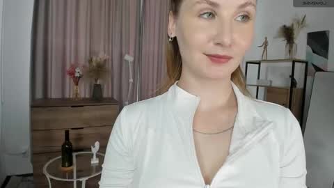Lora online show from September 19, 8:07 am