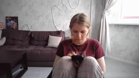 Snapshot of sweetieefox chatting on September 11, 6:25 am SweetieeFox online show from September 11, 6:25 am