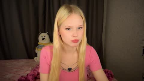Snapshot of sweetielis chatting on January 5, 12:31 pm sweetie Lisa3 online show from January 5, 12:31 pm