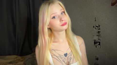 Snapshot of sweetielis chatting on December 17, 4:01 am sweetie Lisa3 online show from December 17, 4:01 am