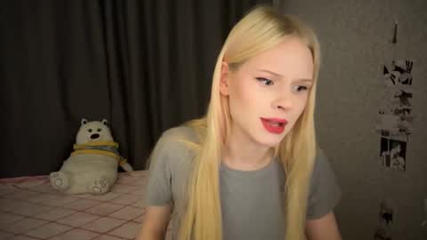 Snapshot of sweetielis chatting on January 8, 4:34 am sweetie Lisa3 online show from January 8, 4:34 am