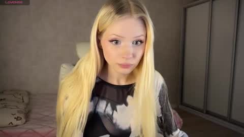 Snapshot of sweetielis chatting on March 12, 5:49 pm sweetie Lisa3 online show from March 12, 5:49 pm