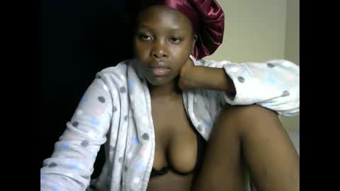 sweetkirrie online show from May 17, 10:08 pm