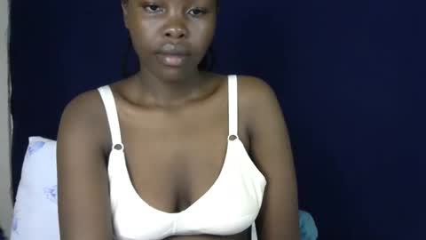 sweetkirrie online show from May 10, 7:48 am