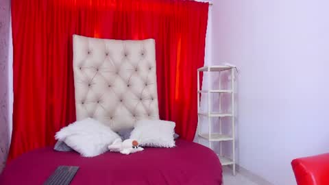 sweetkitty_20_ online show from June 16, 3:27 pm