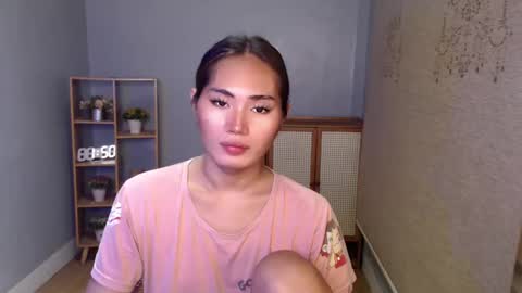 Snapshot of sweetladyboyx chatting on March 11, 2:42 am online show from March 11, 2:42 am