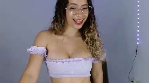 SWEET LATINA online show from August 4, 7:32 pm