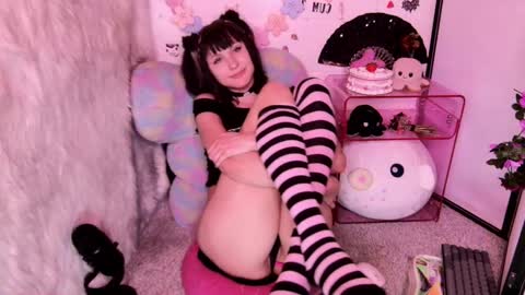 Sweet Laumina online show from February 20, 3:39 am