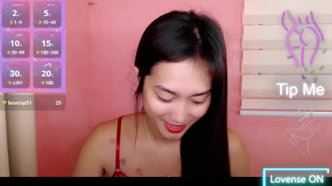 Snapshot of sweetleah_1998 chatting on March 12, 12:20 am Leah online show from March 12, 12:20 am