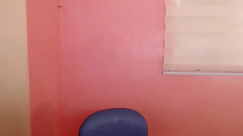 Snapshot of sweetleah_1998 chatting on February 7, 3:13 am Leah online show from February 7, 3:13 am