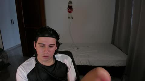 Lian online show from November 12, 5:04 pm