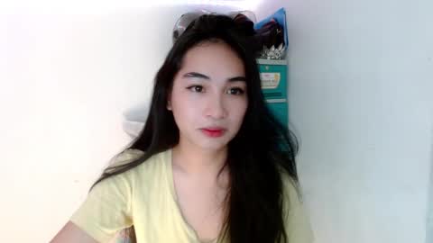 Snapshot of sweetlilly_18 chatting on February 1, 11:42 am Lilly online show from February 1, 11:42 am