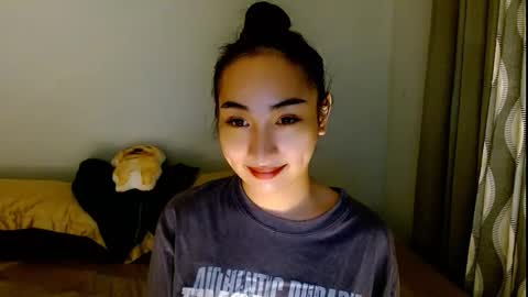 Lilly online show from March 29, 5:09 am