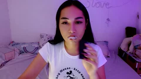 Snapshot of sweetlilly_18 chatting on September 14, 4:37 am Lilly online show from September 14, 4:37 am