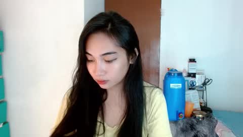 Snapshot of sweetlilly_18 chatting on January 2, 2:24 pm Lilly online show from January 2, 2:24 pm