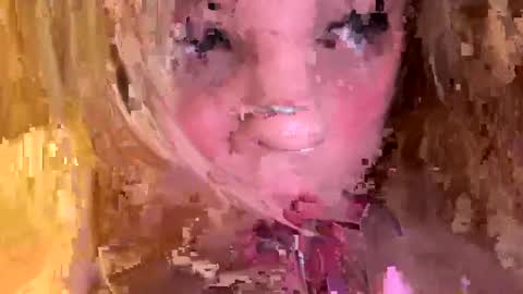Snapshot of sweetlisa92 chatting on March 10, 10:34 pm Lisa online show from March 10, 10:34 pm