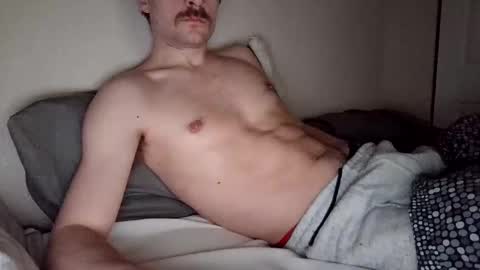 sweetlou22 online show from February 4, 6:14 am