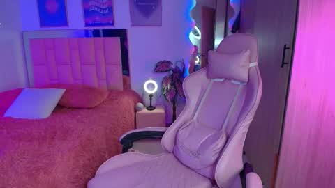 SweetLune online show from October 27, 2:11 am