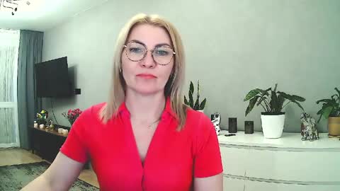 sweetmarthaaa online show from April 8, 2:53 pm