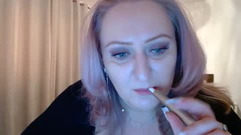 Snapshot of sweetmayacutie chatting on February 17, 1:33 pm sweetmaya online show from February 17, 1:33 pm