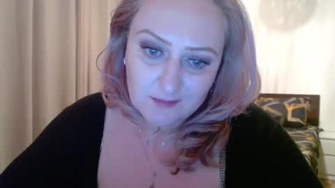 Snapshot of sweetmayacutie chatting on February 8, 9:25 pm sweetmaya online show from February 8, 9:25 pm