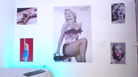 Snapshot of sweetmia_25 chatting on March 6, 7:10 pm MIA online show from March 6, 7:10 pm