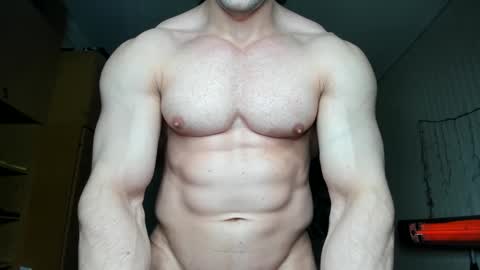 Snapshot of sweetmuscles_boy chatting on February 17, 4:06 pm Lorenzo online show from February 17, 4:06 pm