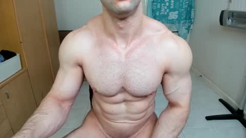 Snapshot of sweetmuscles_boy chatting on March 12, 2:45 pm Lorenzo online show from March 12, 2:45 pm