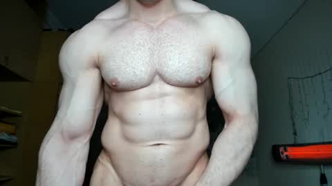 Snapshot of sweetmuscles_boy chatting on February 27, 5:51 am Lorenzo online show from February 27, 5:51 am