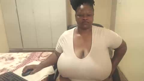 sweetnoziexxx online show from January 29, 4:41 pm