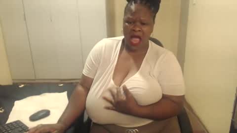 sweetnoziexxx online show from February 2, 3:32 am