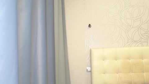 Veronica and Alex online show from March 7, 1:40 pm