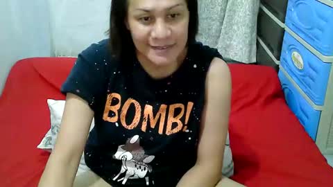 Snapshot of sweetpearlts4u chatting on October 19, 11:48 am sam online show from October 19, 11:48 am