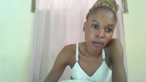 ESTHER online show from February 11, 8:58 am