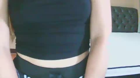 sweetpiax69 online show from March 1, 5:27 pm