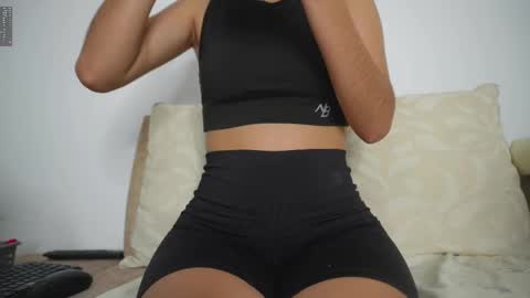Snapshot of sweetpussyhot_ chatting on February 19, 9:39 am Hello Welcome Im here from WEDNESDAY to SUNDAY 430am to 830am and 3 to 7 timeMONDAY and TUESDAY i rest online show from February 19, 9:39 am
