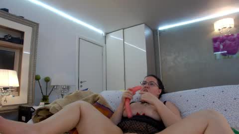 SweetRaisa online show from May 22, 10:05 pm