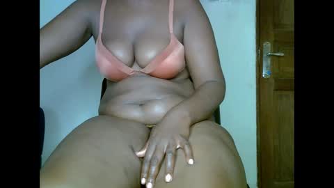 sweetrenne online show from February 23, 1:35 am