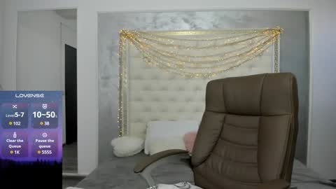 Goddess Allysse online show from March 8, 2:30 pm