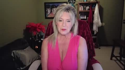 Janie online show from October 20, 8:03 pm