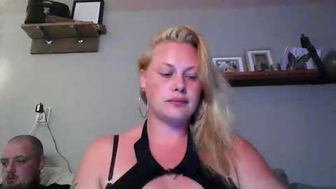 sweetsinz_ online show from September 26, 9:56 pm